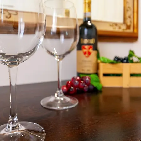 Camy Wine House Con Giardino Vicino Stazione Ferroviaria *
