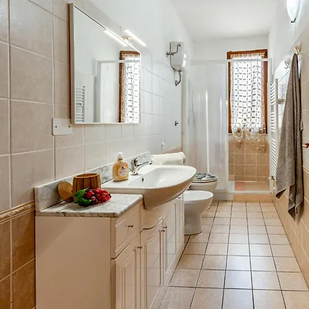 Apartment Camy Wine House Con Giardino Vicino Stazione Ferroviaria